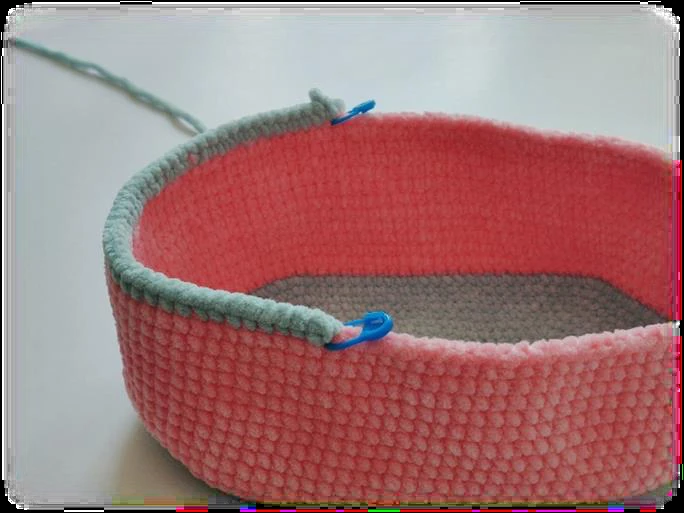 Baby in basket visual from source page 3