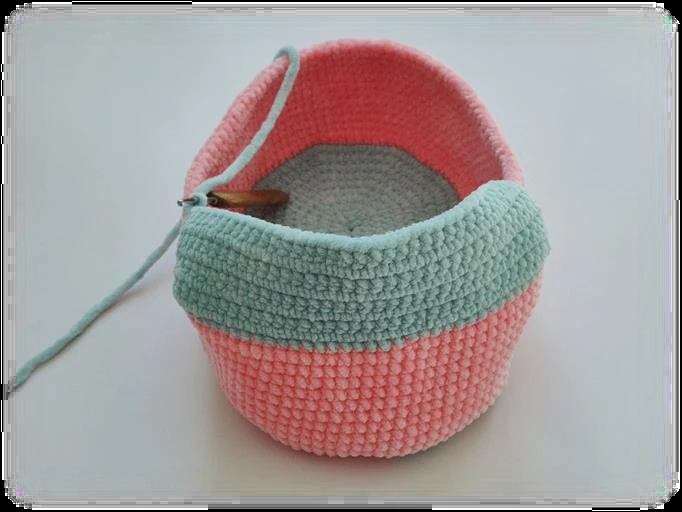 Baby in basket visual from source page 4