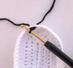 Baby Van Shoes visual from source page 6