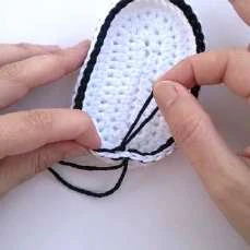 Baby Van Shoes visual from source page 6