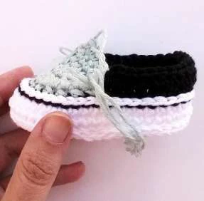 Baby Van Shoes visual from source page 8