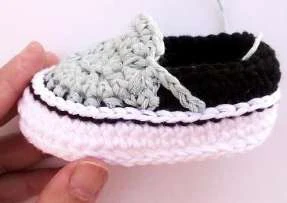 Baby Van Shoes visual from source page 9