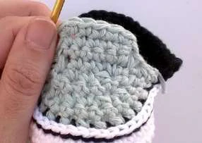 Baby Van Shoes visual from source page 9