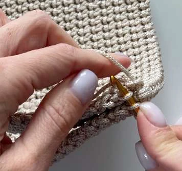 Bag Crossbody visual from source page 10