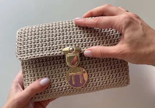 Bag Crossbody visual from source page 12