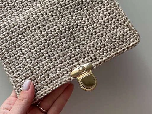 Bag Crossbody visual from source page 12