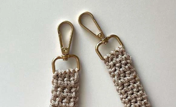Bag Crossbody visual from source page 13