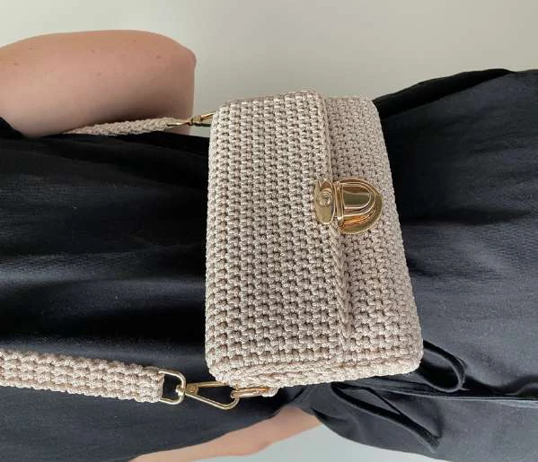 Bag Crossbody visual from source page 14