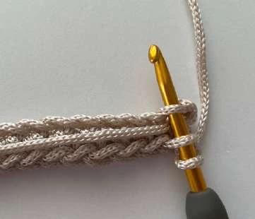 Bag Crossbody visual from source page 6