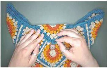 Boho granny square bag visual from source page 11