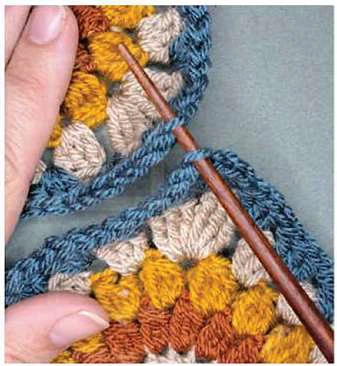 Boho granny square bag visual from source page 8