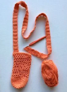 Bottle holder with phone pocket visual from source page 10