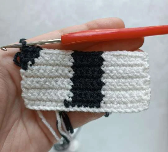 Cat bag crochet visual from source page 6