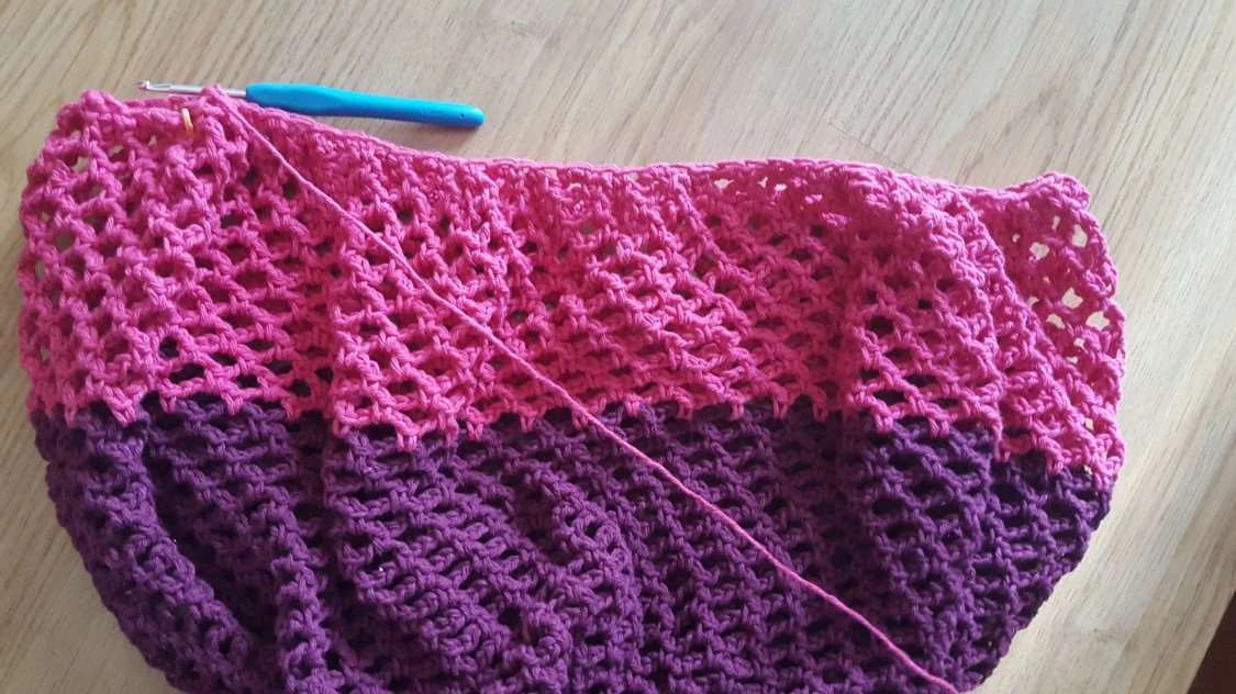 Crochet market bag visual from source page 12