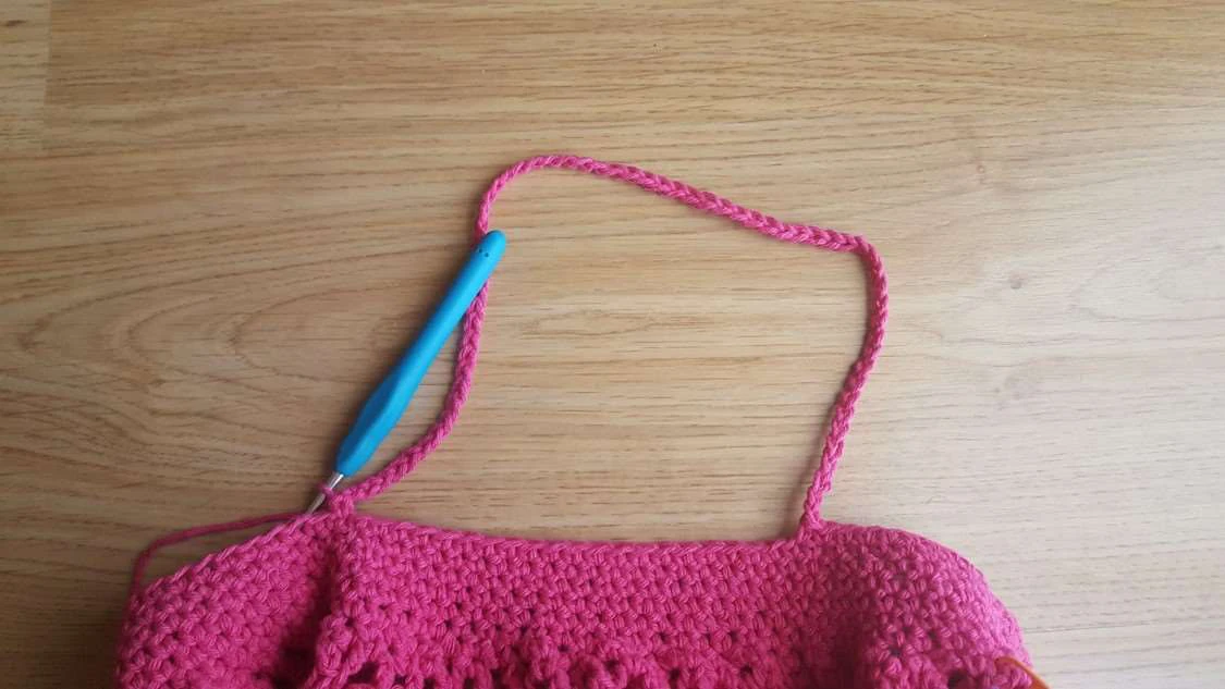 Crochet market bag visual from source page 14