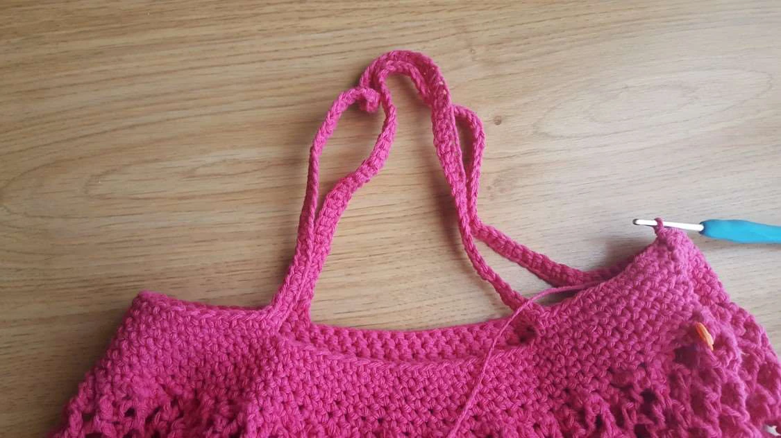 Crochet market bag visual from source page 15