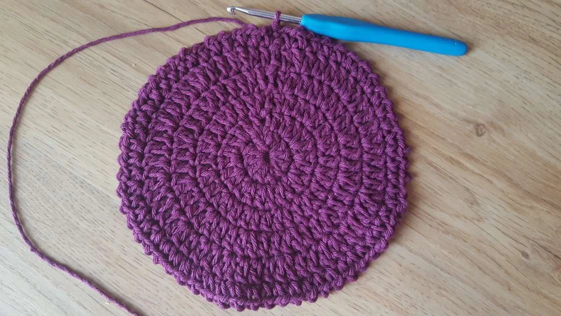 Crochet market bag visual from source page 8