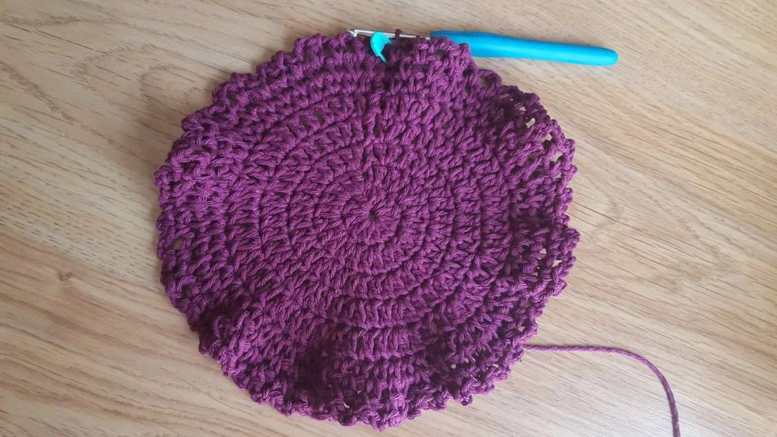 Crochet market bag visual from source page 9