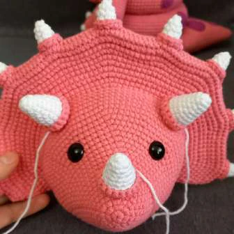 Dinosaur Triceratops visual from source page 17