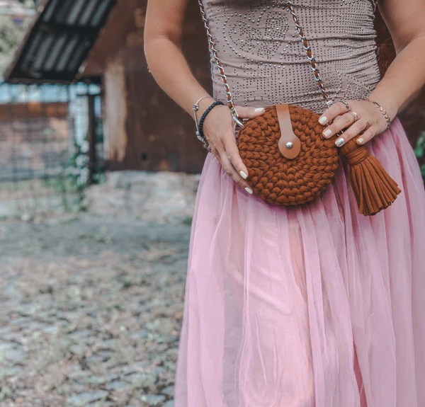 DIY Round bag with t shirt yarn visual from source page 11