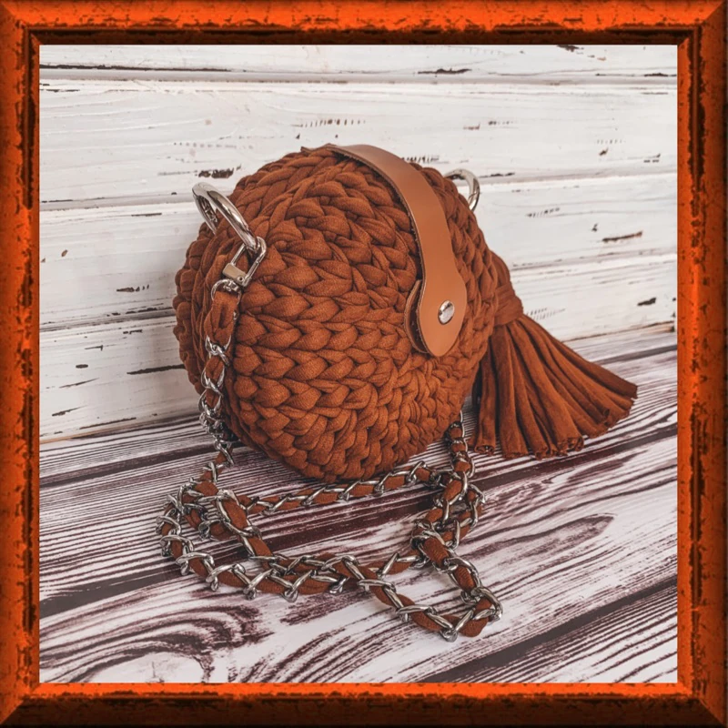 DIY Round bag with t shirt yarn