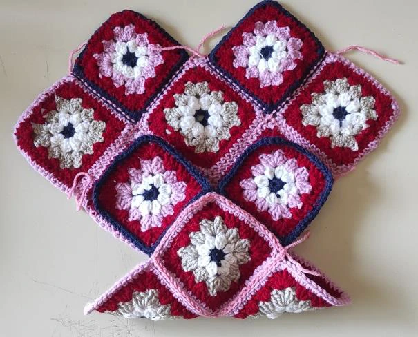 Granny Square Purse Pattern Bag visual from source page 10