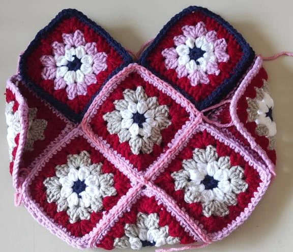Granny Square Purse Pattern Bag visual from source page 10