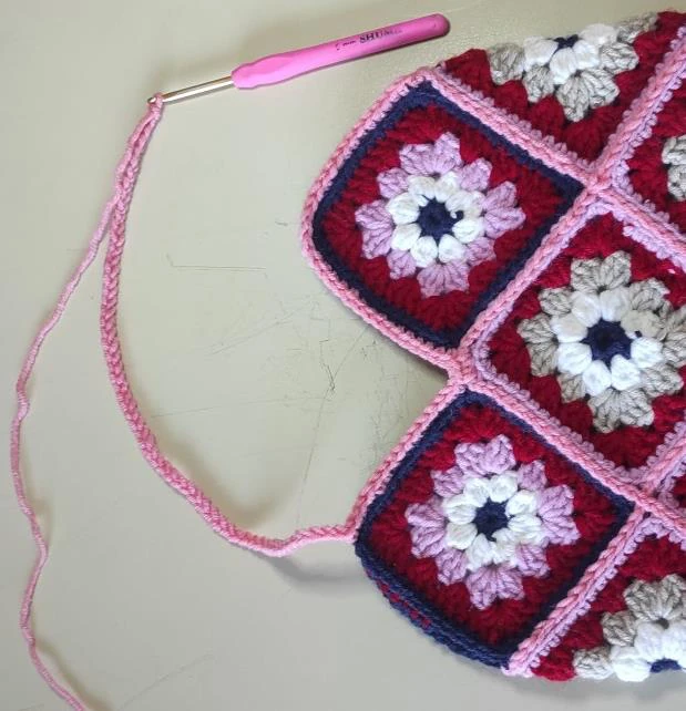 Granny Square Purse Pattern Bag visual from source page 11