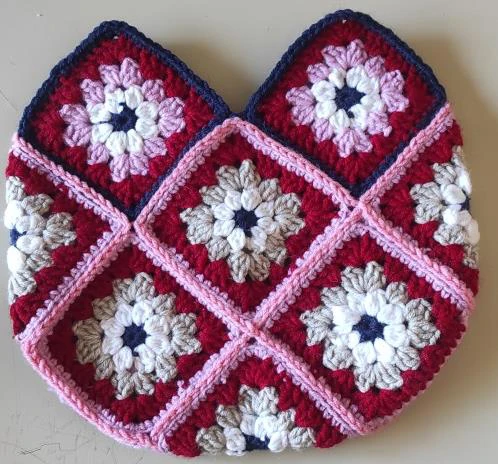Granny Square Purse Pattern Bag visual from source page 11