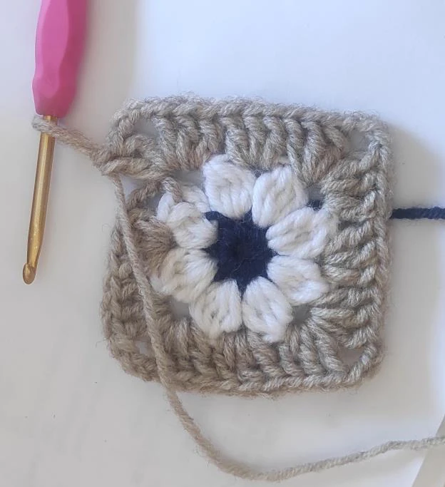 Granny Square Purse Pattern Bag visual from source page 5