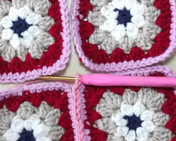 Granny Square Purse Pattern Bag visual from source page 8