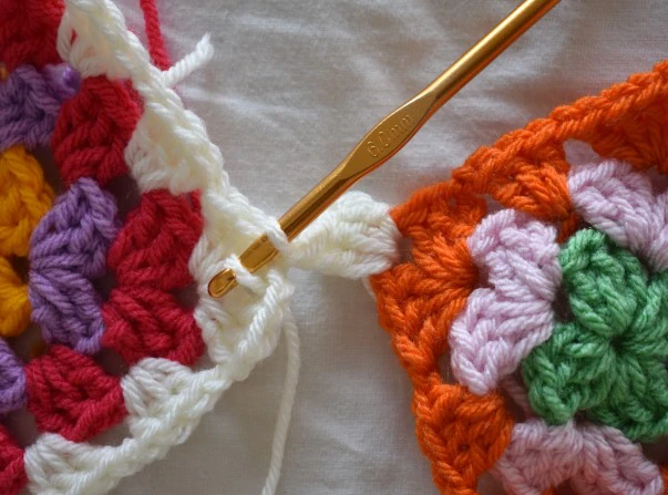 Granny Square Tote Bag visual from source page 3