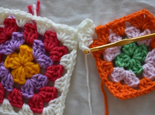Granny Square Tote Bag visual from source page 3