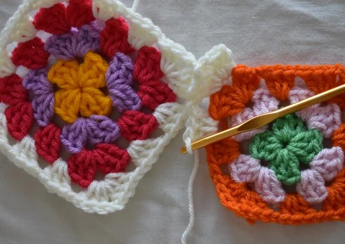 Granny Square Tote Bag visual from source page 3