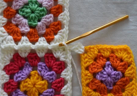 Granny Square Tote Bag visual from source page 3
