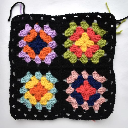 Granny Square Tote Bag visual from source page 4