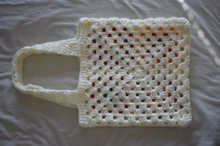 Granny Square Tote Bag visual from source page 5