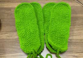 Grinch Slippers visual from source page 2