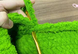 Grinch Slippers visual from source page 4