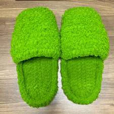 Grinch Slippers visual from source page 4