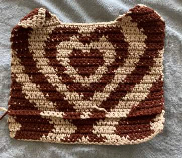 Heart shoulder bag visual from source page 18