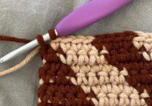 Heart shoulder bag visual from source page 2