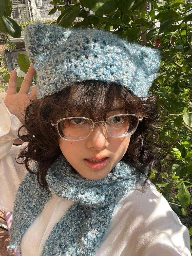 Kitty Scarf visual from source page 10