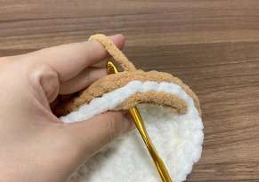 Reindeer Slippers visual from source page 2