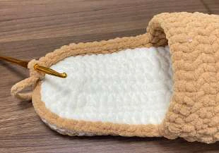 Reindeer Slippers visual from source page 4