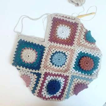 Shoulder bag granny visual from source page 6