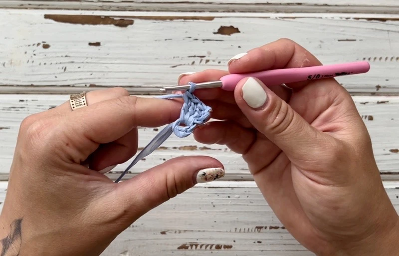 DIY Floral headband visual from source page 18