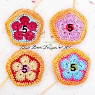 Granny squares dinausor visual from source page 15
