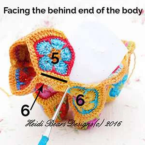 Granny squares dinausor visual from source page 21