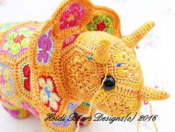 Granny squares dinausor visual from source page 30